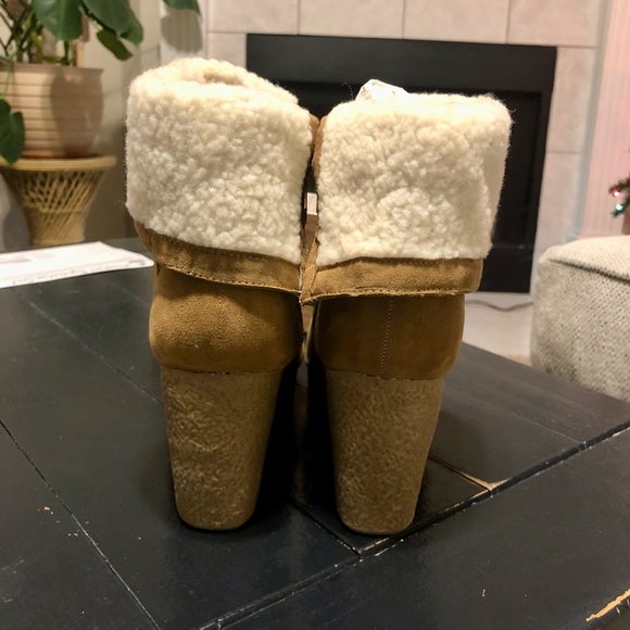NWT Bamboo Sherpa Booties - Picture 3 of 7